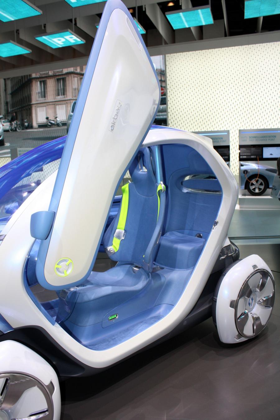  Renault Twizy Z.E. Concept 2009 года  (фото 19 из 41)